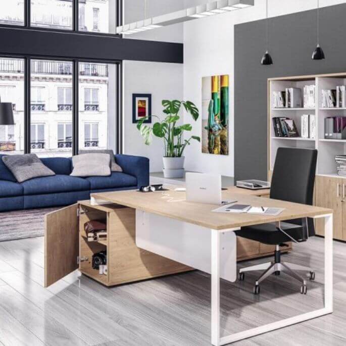 Bureau de direction avec crédence assortie et fauteuil de direction
